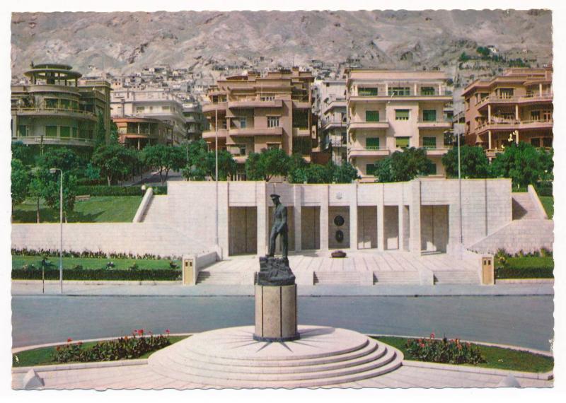أطلق الرصاص على تمثاله..ماذا تعرف عن عدنان المالكي؟