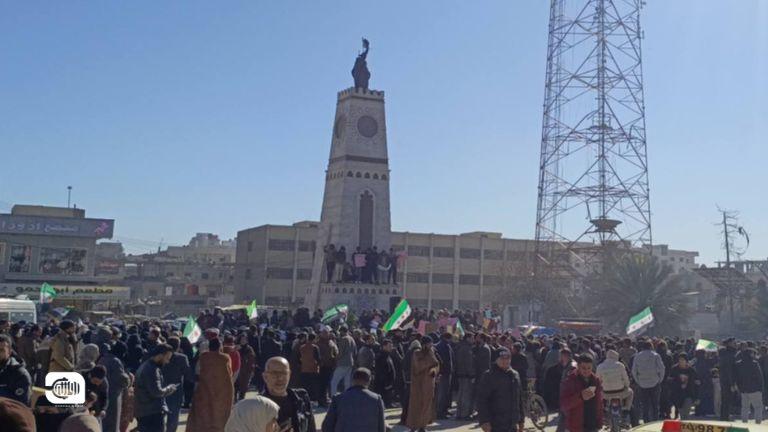 معلمو الرقة والطبقة: مواجهة الاتهامات ومطالبة بالإنصاف.. والتربية تعلق