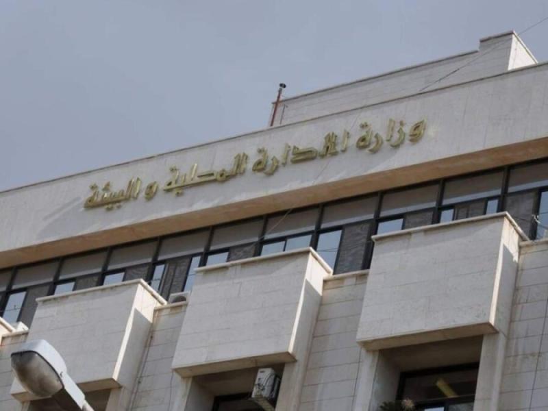 تفويض الصلاحيات للمحافظين.. خطوة في طريق اللامركزية الإدارية