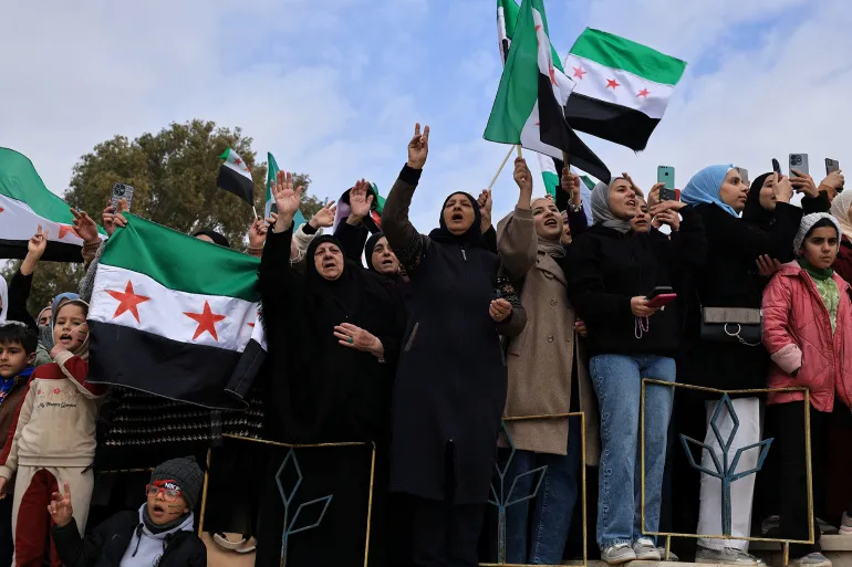 حين تغيب السوريات عن طاولة القرار.. إلى أين ستصل العدالة الانتقالية؟