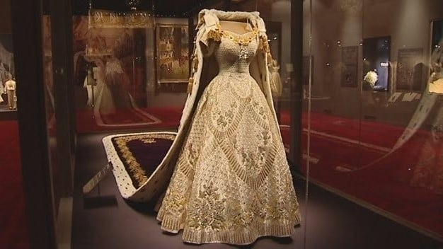 The Dress of Princes Around The World…  Learn about the Syrian Fabrics 