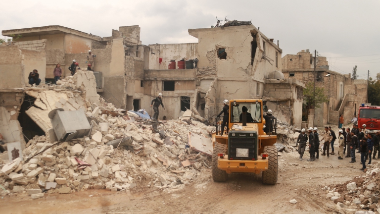 ضحايا بغارات على حلب وتفجير بريف منبج