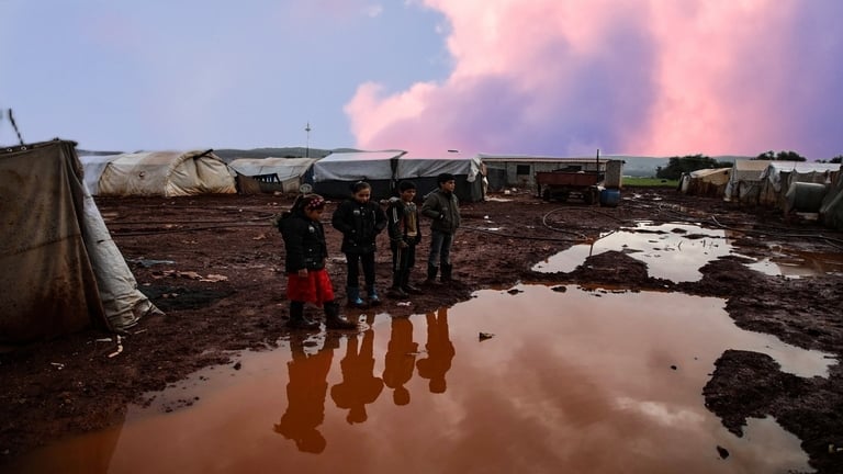 Syrian IDPs: We cannot buy detergents... Our tents are made of garbage