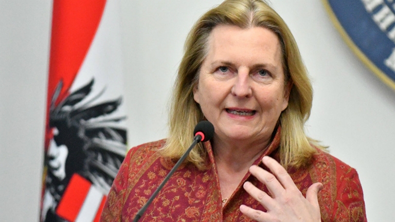 Austrian Foreign Minister to Rozana: The political solution in Syria is the guarantee to overcome the refugee crisis