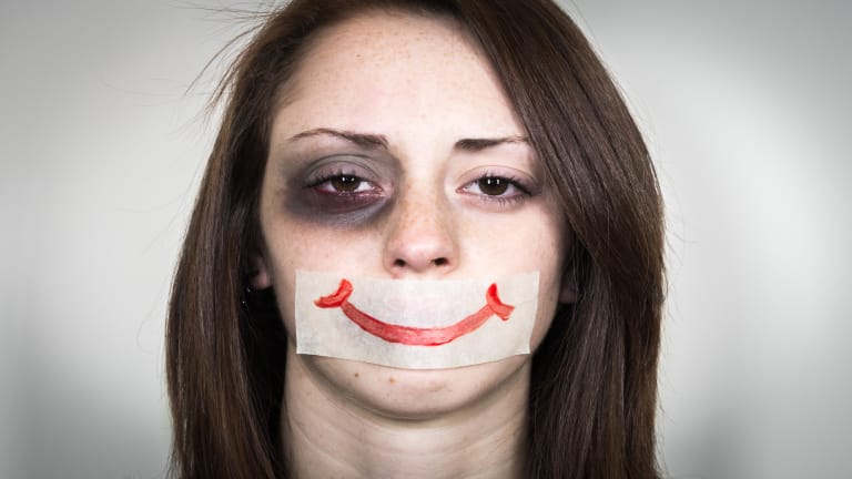 لماذا تصمت المرأة عن العنف الأسري؟