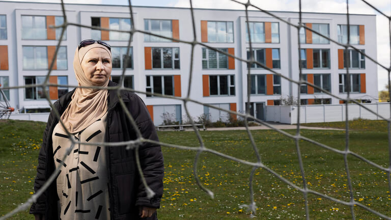 بيوتهم مدمرّة بالكامل.. سوريون يواجهون الطرد من الدنمارك