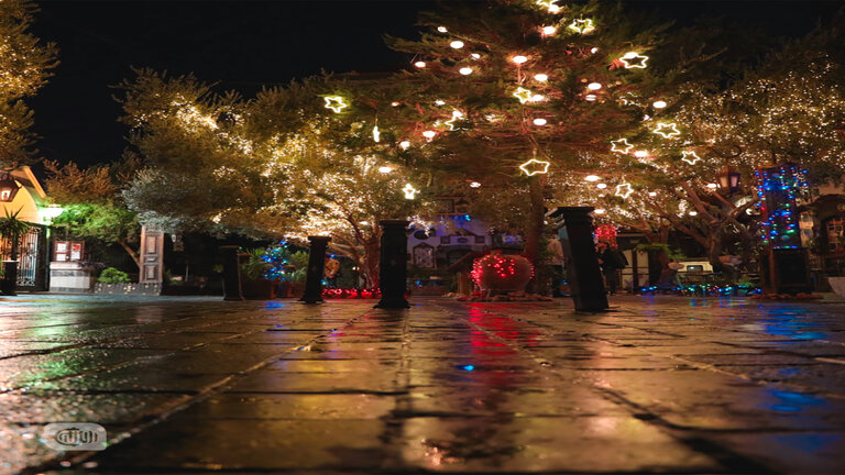 Christmas Lights are Faint in Damascus This Year 