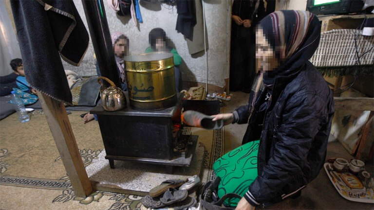 Forgotten Refugees in Lebanon.. They Burn Plastic and Shoes to Warm Their children