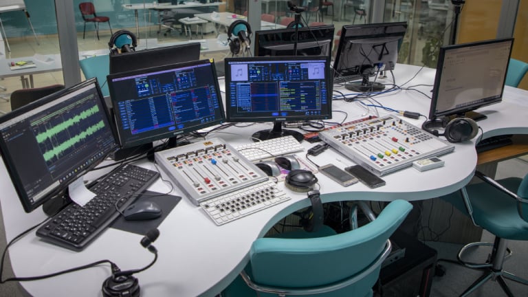Job Opportunity.. Rozana is Looking For a Programs Producer and Presenter