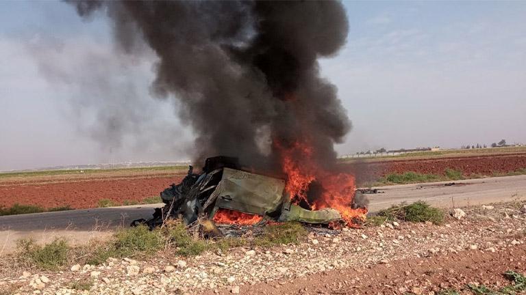 إدلب: مقتل وإصابة كادر طبي بصاروخ موجه.. وقصف جوي مستمر